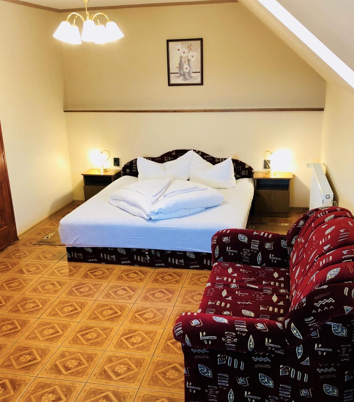 Szuts Panzio Bed & Breakfast Fertorakos Exterior photo